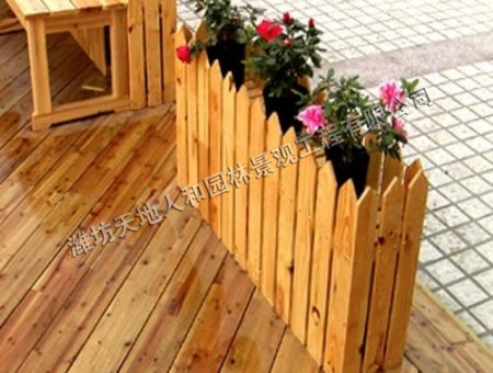 點擊查看詳細信息<br>標題：防腐木花箱-4 閱讀次數(shù)：1605