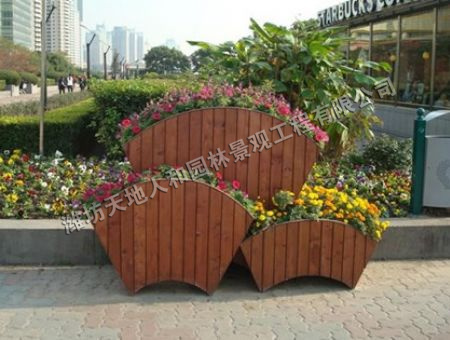 點(diǎn)擊查看詳細(xì)信息<br>標(biāo)題：防腐木花箱-16 閱讀次數(shù)：1301
