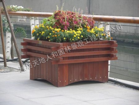 點(diǎn)擊查看詳細(xì)信息<br>標(biāo)題：防腐木花箱-15 閱讀次數(shù)：1593