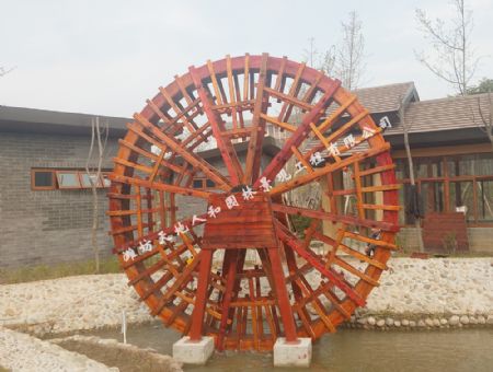點(diǎn)擊查看詳細(xì)信息<br>標(biāo)題：臨沂天沐溫泉5米水車 閱讀次數(shù)：1424
